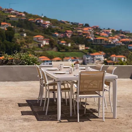 Guestready - Escape With Ocean And Mountain Views Konukevi 4*